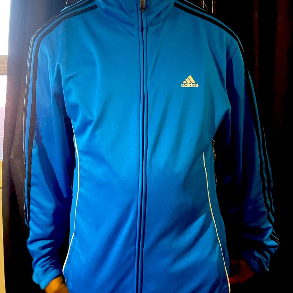 Adidas brand full zip sweater. What a fantastic colour and mint condition